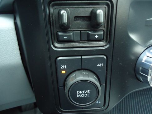 Used 2024 Ford F450 Limited w/ FX4 Off-Road Package AWD/4WD image 31