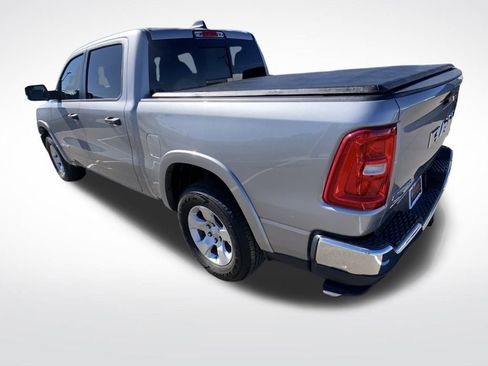 Used 2025 RAM 1500 Big Horn AWD/4WD image 3