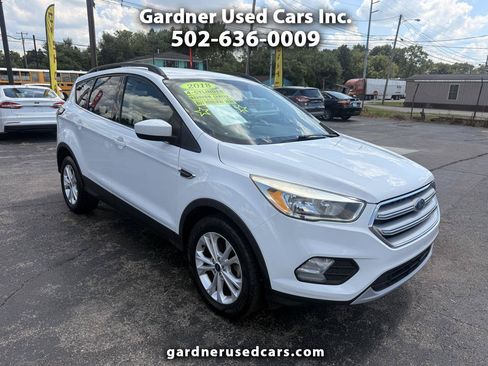 Used 2018 Ford Escape SE FWD image 1