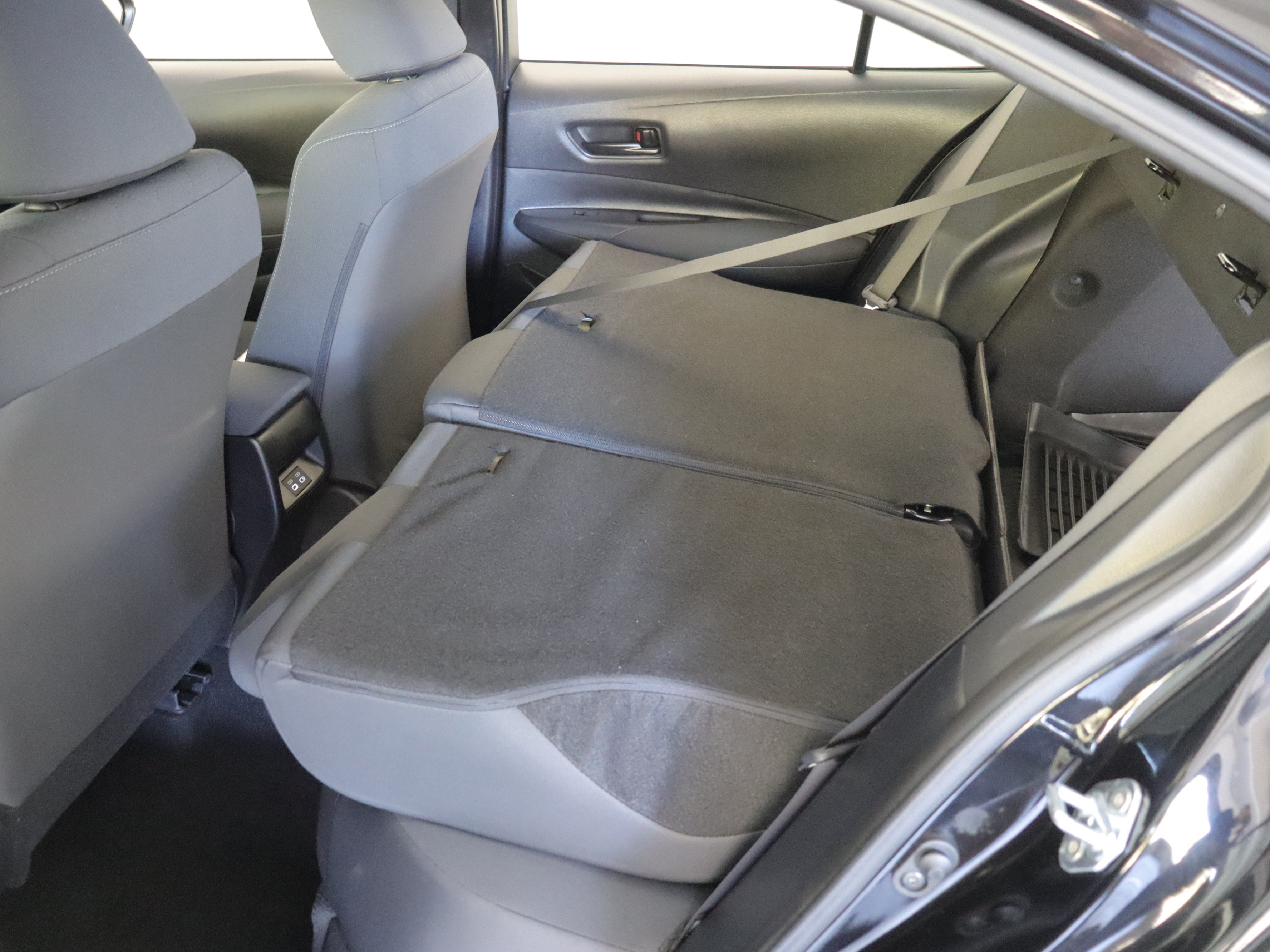 Used 2024 Toyota Corolla LE FWD image 21