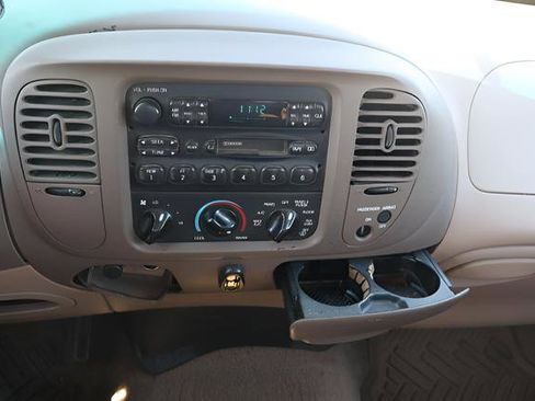 Used 1997 Ford F150 Lariat image 19