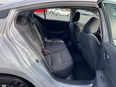 Used 2024 Nissan Altima 2.5 SV image 15