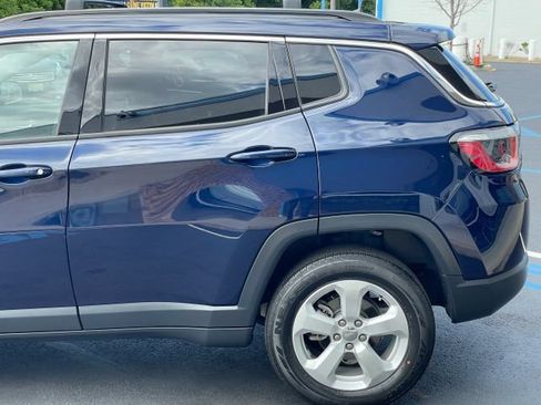Used 2018 Jeep Compass Latitude w/ Popular Equipment Group AWD/4WD image 16