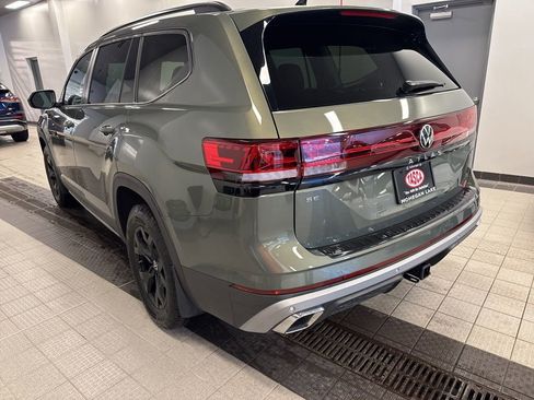 Used 2025 Volkswagen Atlas Peak Edition SE image 6