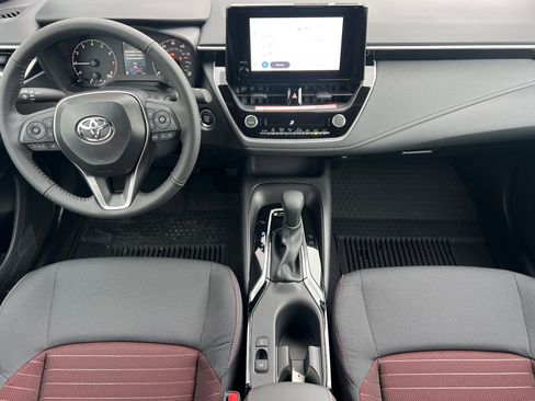 Used 2025 Toyota Corolla SE image 10
