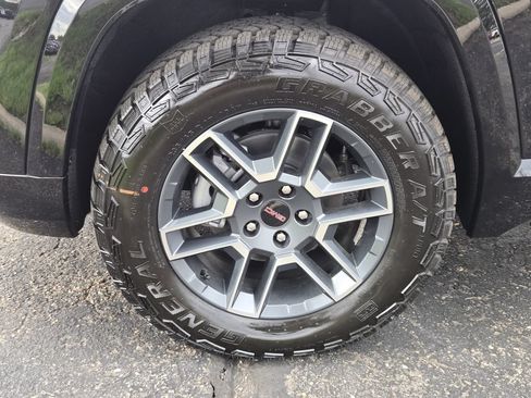 New 2027 GMC Terrain AT4 w/ Convenience Package III AWD/4WD image 7