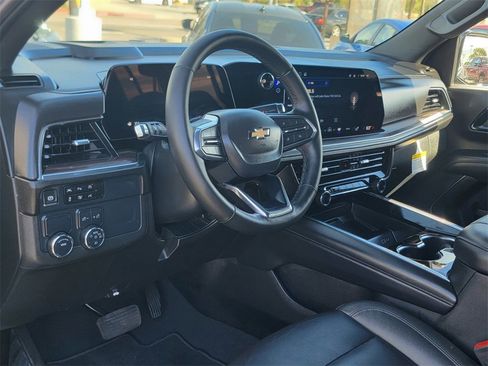 Used 2025 Chevrolet Suburban LT w/ Comfort Package image 12