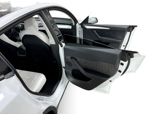 Certified 2023 Tesla Model Y Long Range AWD/4WD image 12