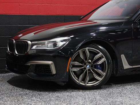 Used 2017 BMW M760i xDrive image 19
