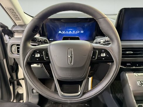 New 2026 Lincoln Aviator AWD image 13