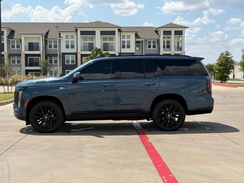 Used 2025 Cadillac Escalade Sport AWD/4WD image 4