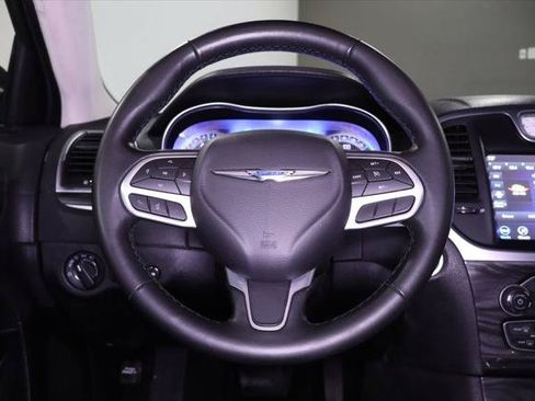 Used 2022 Chrysler 300 Touring w/ Sport Appearance Package RWD image 17
