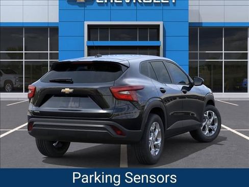New 2026 Chevrolet Trax LS w/ LS Convenience Package FWD image 4