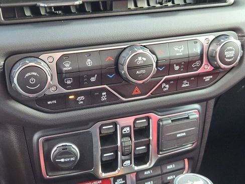 Used 2024 Jeep Wrangler Unlimited Rubicon 392 AWD/4WD image 27
