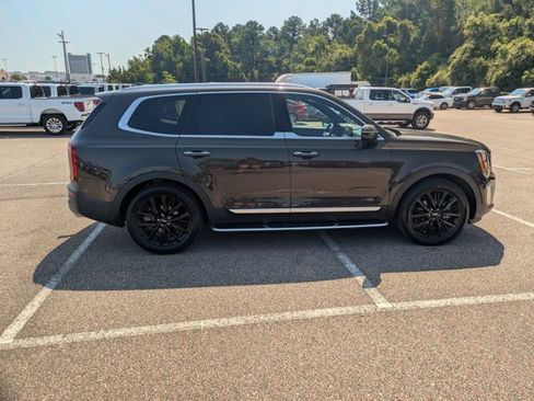 Used 2022 Kia Telluride SX w/ Towing Package FWD image 4