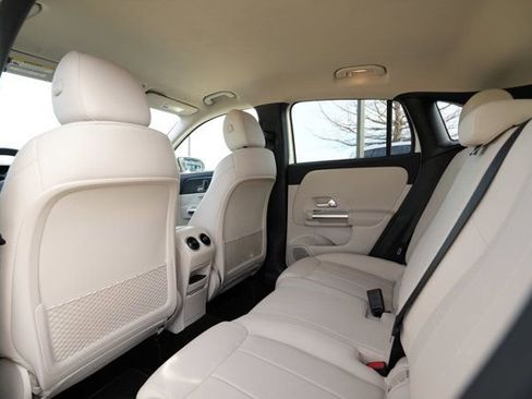 Certified 2025 Mercedes-Benz GLA 250 image 41