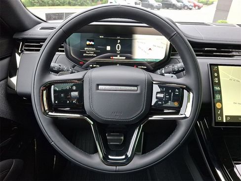 New 2025 Land Rover Range Rover Sport Dynamic SE image 18