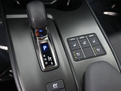 Used 2025 Lexus UX 300h AWD w/ Accessory Package (Z1) image 17