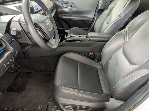 Used 2025 Toyota Prius FWD image 20