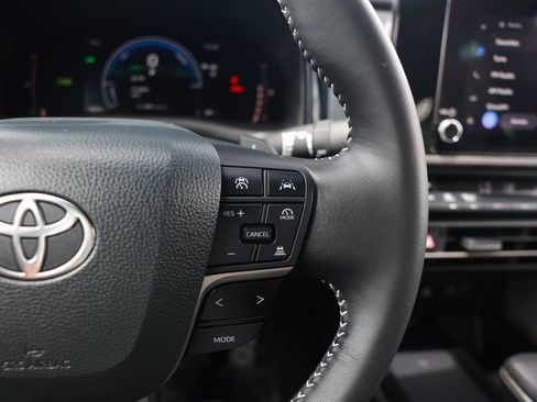 Used 2026 Toyota Camry SE FWD image 23