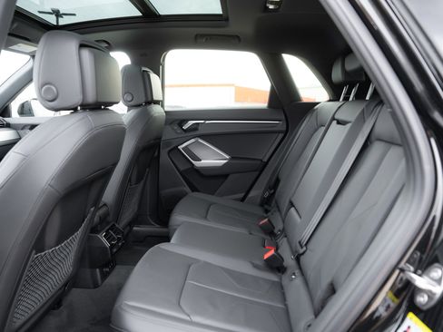 New 2025 Audi Q3 2.0T Premium image 23