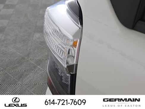 Used 2023 Toyota 4Runner Limited AWD/4WD image 17