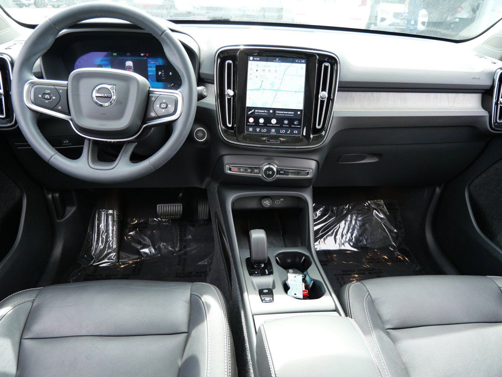 Used 2024 Volvo XC40 B5 Core w/ Protection Package Premier AWD/4WD image 13