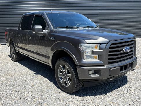 Used 2017 Ford F150 XLT w/ Equipment Group 302A Luxury AWD/4WD image 3