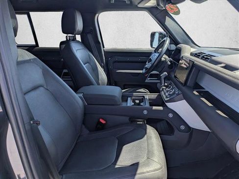 Certified 2023 Land Rover Defender 130 SE AWD/4WD image 23