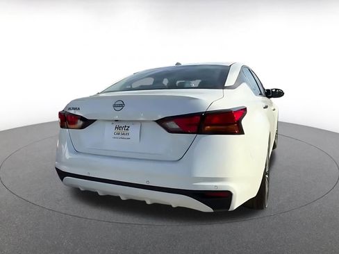 Used 2025 Nissan Altima 2.5 SV image 14