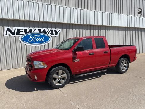 Used 2018 RAM 1500 Express w/ Express Value Package AWD/4WD image 1