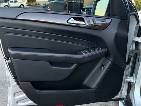 Used 2015 Mercedes-Benz ML 350 4MATIC image 24