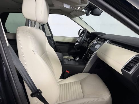 Used 2025 Land Rover Discovery S AWD/4WD image 35