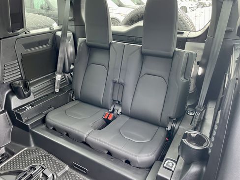 Certified 2025 Land Rover Defender 110 S AWD/4WD image 32