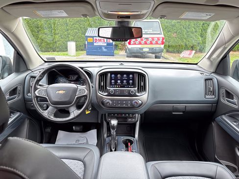 Used 2022 Chevrolet Colorado Z71 AWD/4WD image 14