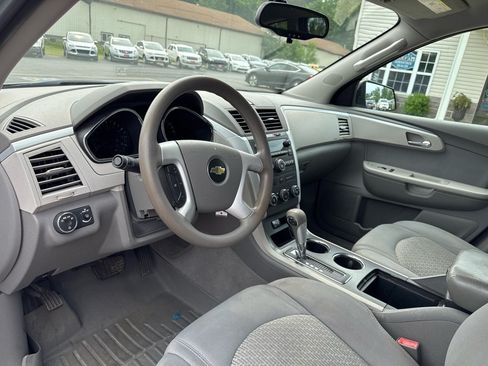 Used 2012 Chevrolet Traverse LS FWD image 15