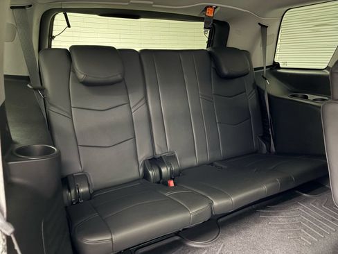 Used 2018 Cadillac Escalade Premium Luxury RWD image 20