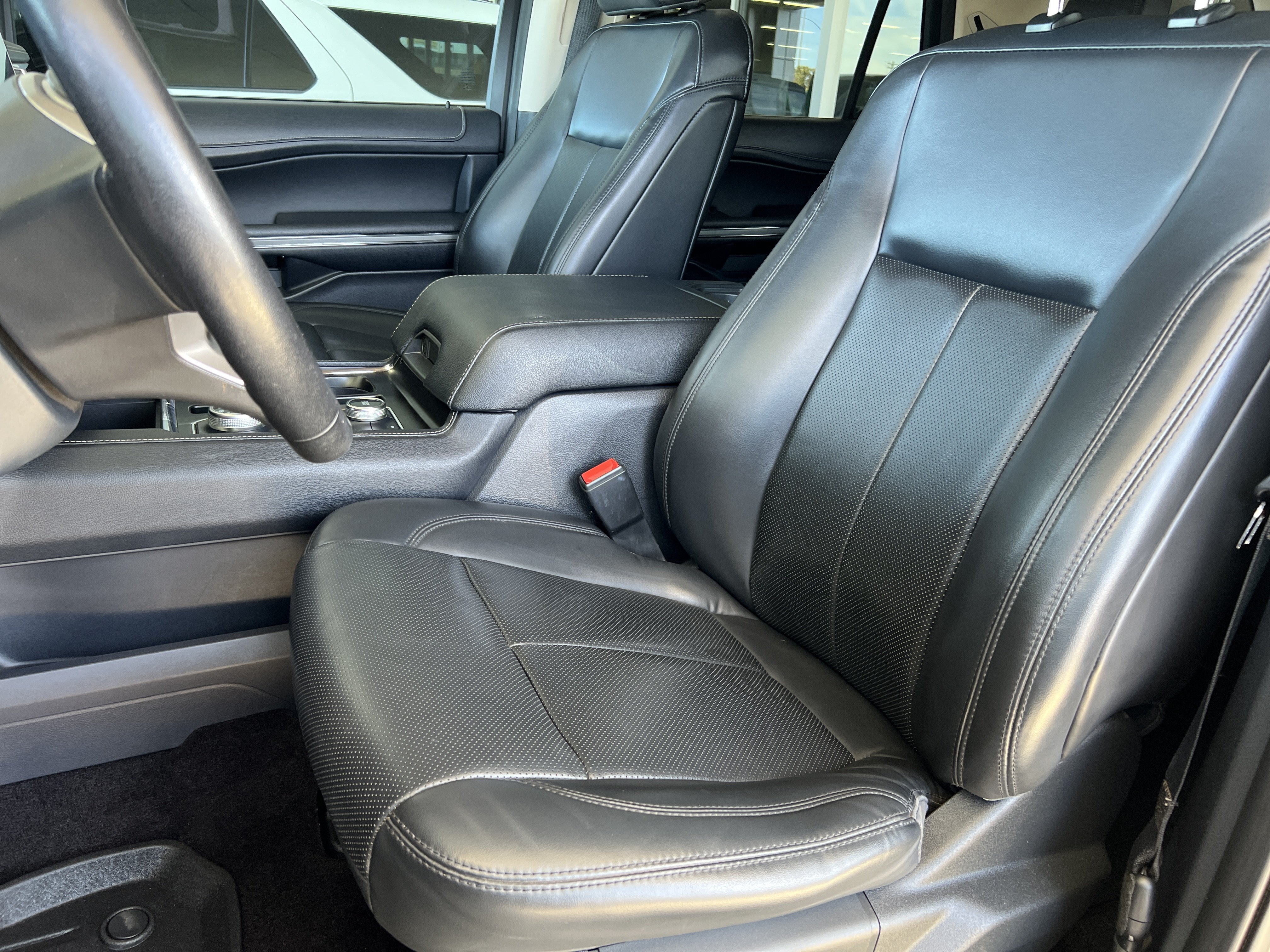 Used 2022 Ford Expedition XLT AWD/4WD image 12
