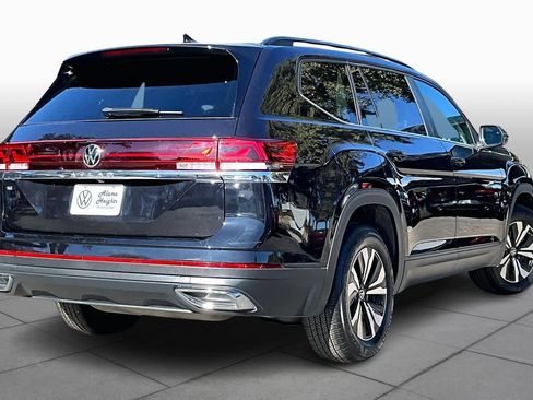 Certified 2024 Volkswagen Atlas SE image 12