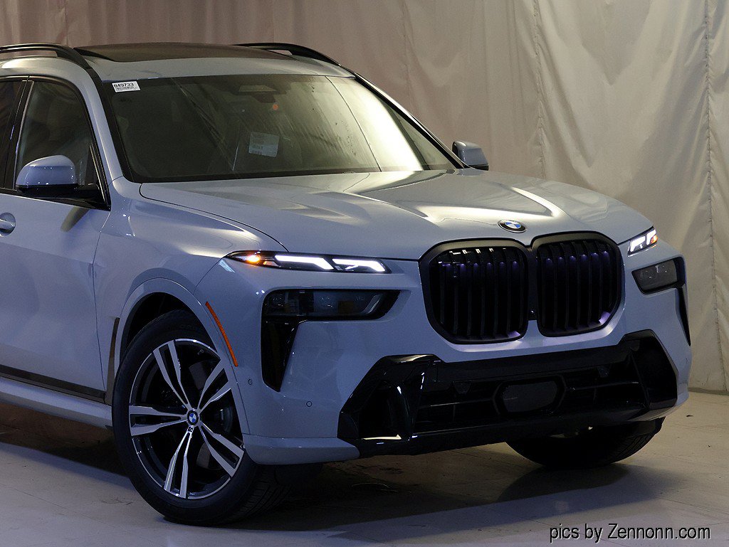 Used 2027 BMW X7 xDrive40i w/ M Sport Package AWD/4WD image 2