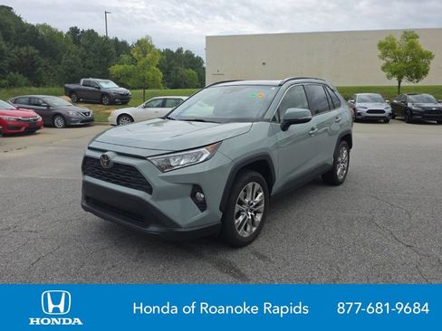Used 2019 Toyota RAV4 XLE Premium FWD image 1
