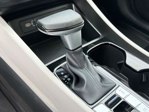 Used 2025 Hyundai Tucson SE image 18