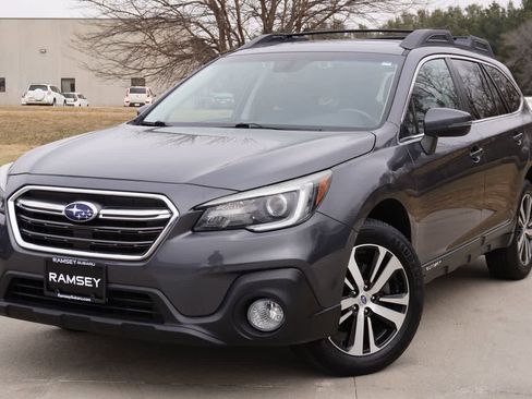 Used 2018 Subaru Outback 3.6R Limited image 1