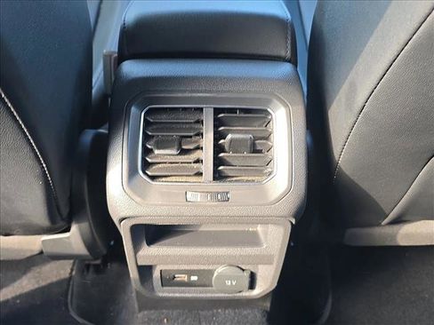 Used 2018 Volkswagen Tiguan SE w/ 3rd Row Seat Package image 17