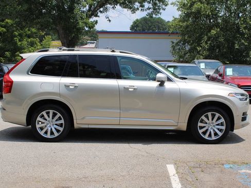 Used 2017 Volvo XC90 T6 Momentum w/ Vision Package AWD/4WD image 5
