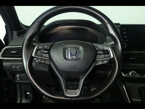 Used 2018 Honda Accord Sport image 15