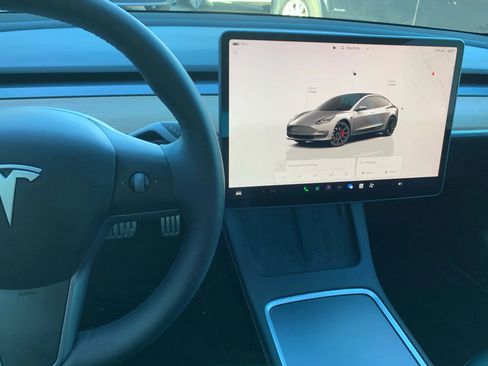 Used 2022 Tesla Model 3 Performance image 12