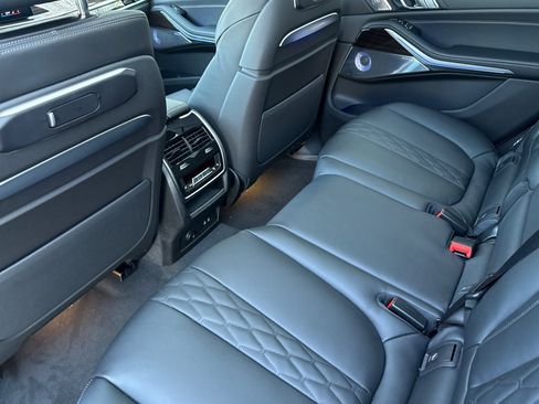 New 2026 BMW X7 M60i image 9