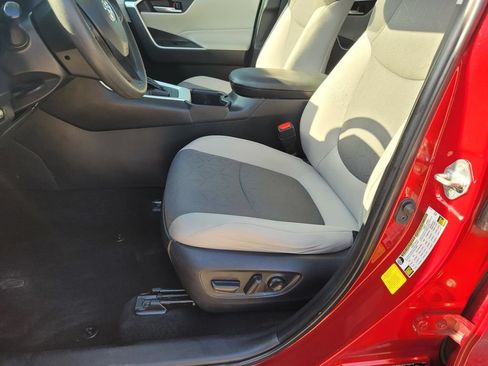 Used 2023 Toyota RAV4 XLE w/ Convenience Package FWD image 17