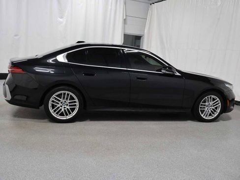 Used 2024 BMW 530i xDrive w/ Premium Package AWD/4WD image 10